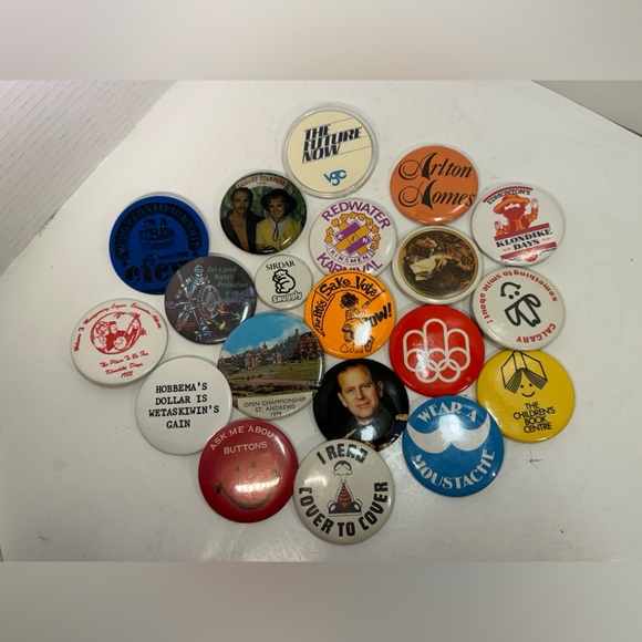 20 Assorted Button / Pins Vintage 76 Olympics Montreal/ Edmonton Klondike Days - Picture 5 of 5